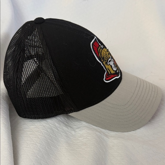 Ottawa Senators Reebok NHL Center Ice Trucker Hat Snapback Vintage w Hologram - Picture 7 of 7